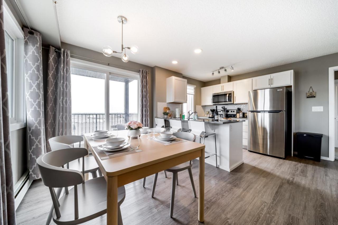Peaceful Oasis Condo, Ac, Top Floor, Secure Ug Parking, Balcony, King Bed! Edmonton Exteriér fotografie
